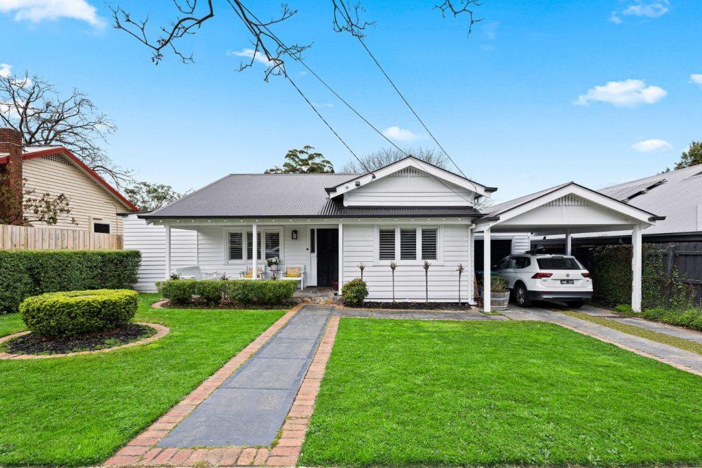 Weatherboard house renovation
