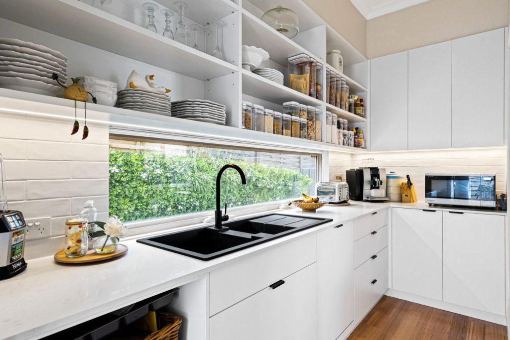 Modern kitchen renovation builder
